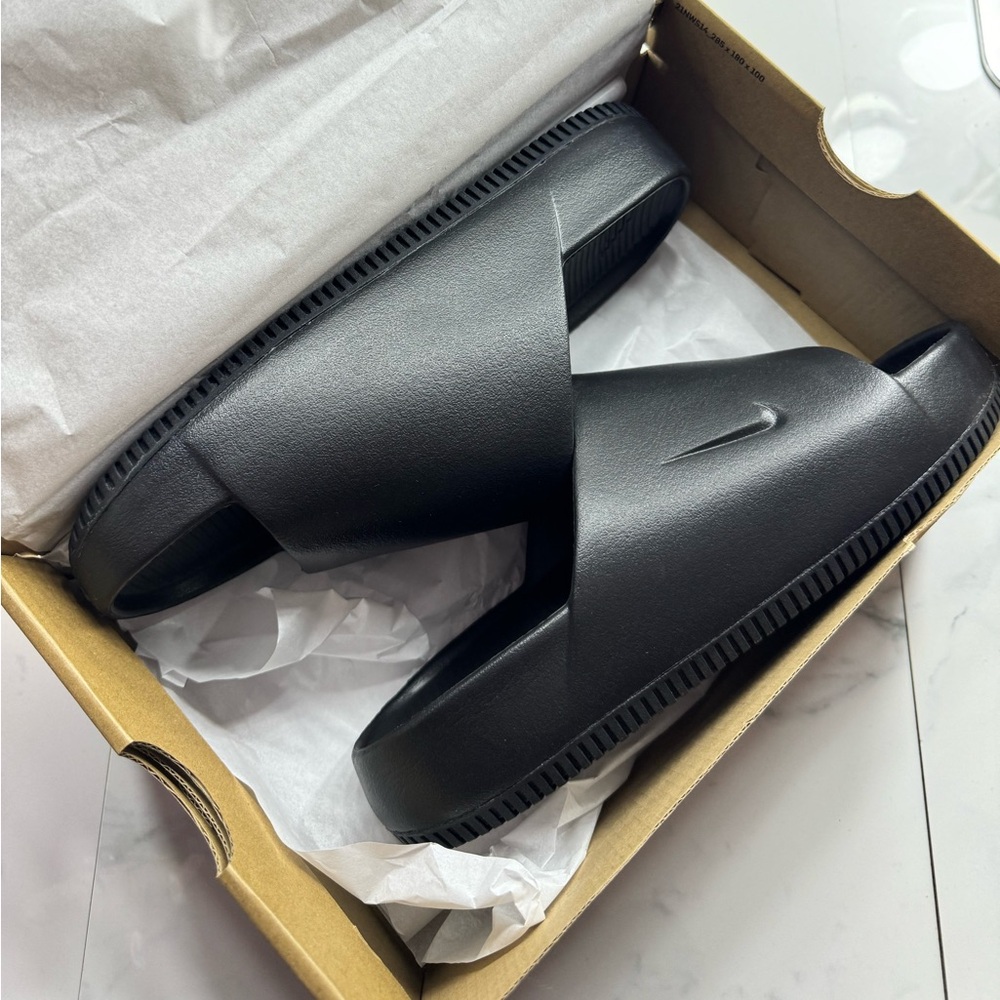 Nike Slides - Picture 4 of 5